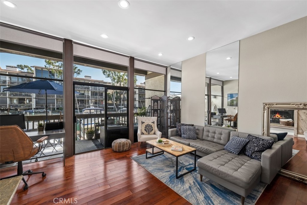5130 Marina Pacifica Drive N 38