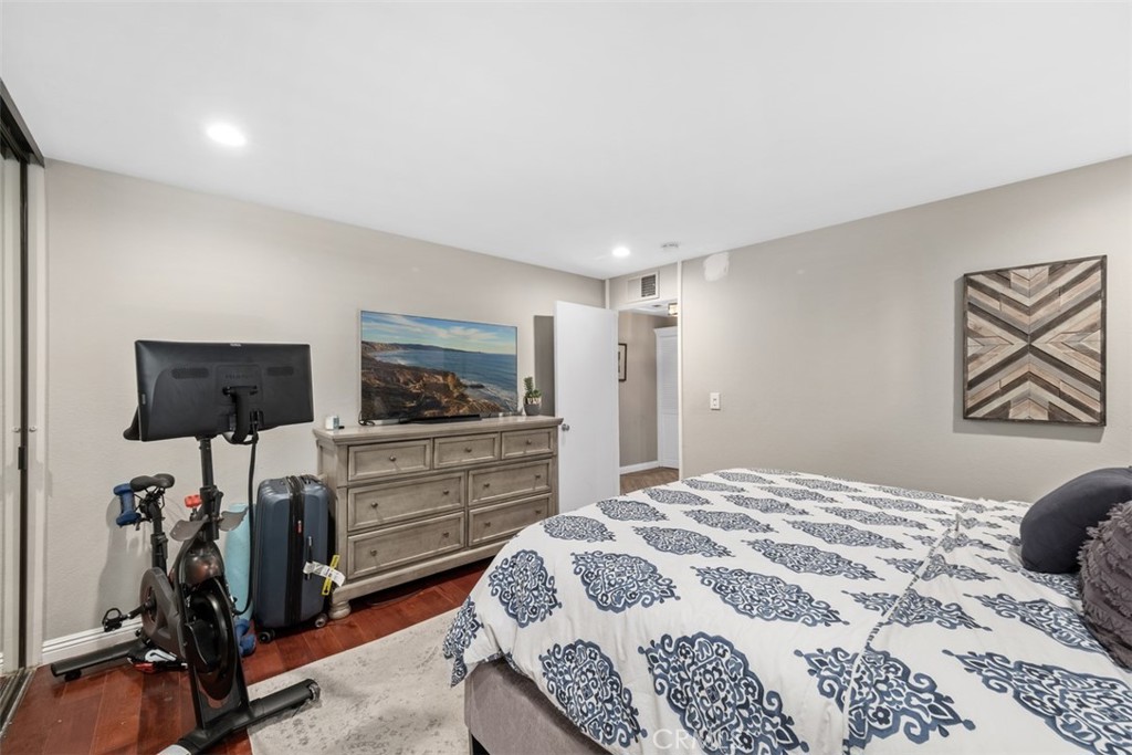 5130 Marina Pacifica Drive N 38