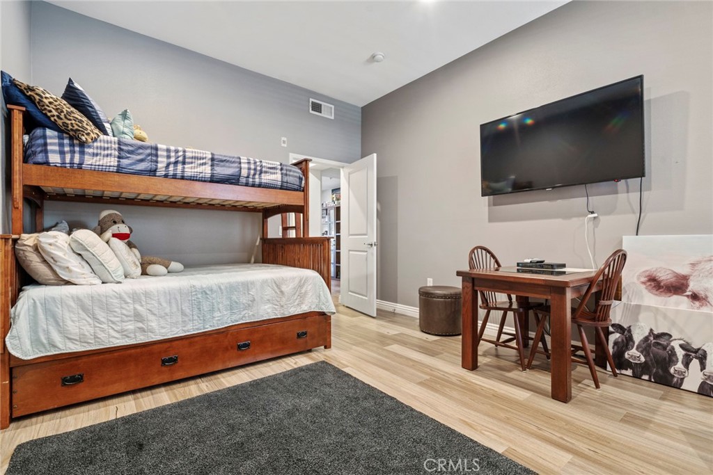 150 S San Fernando Boulevard 107