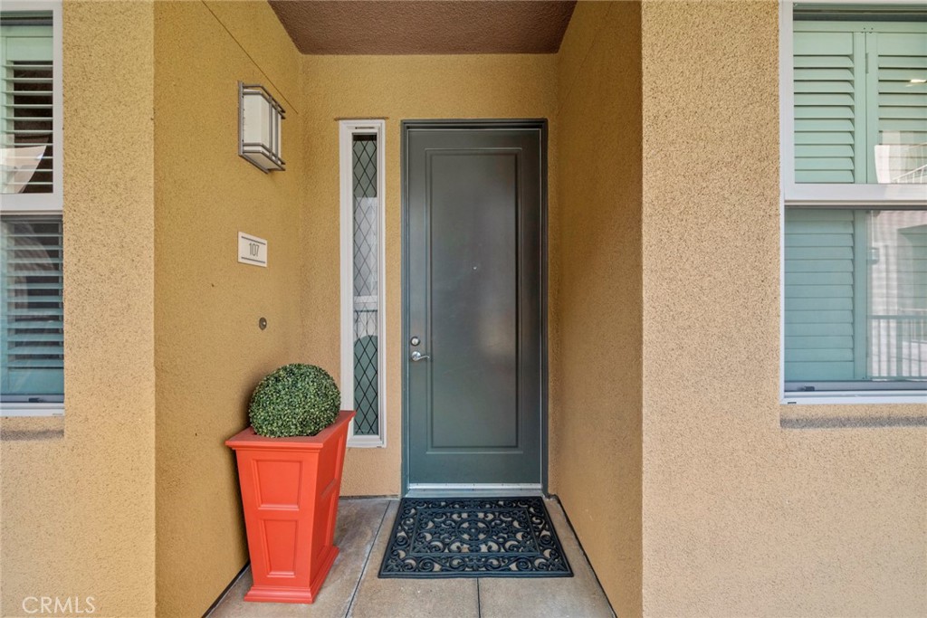 150 S San Fernando Boulevard 107