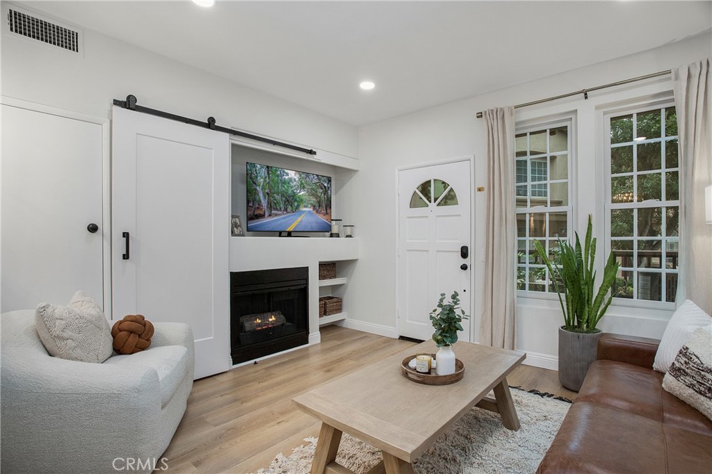 240 Montana Del Lago Drive