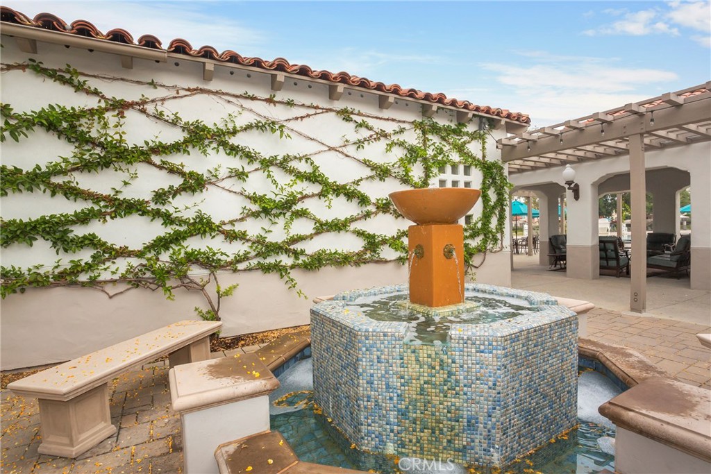 240 Montana Del Lago Drive