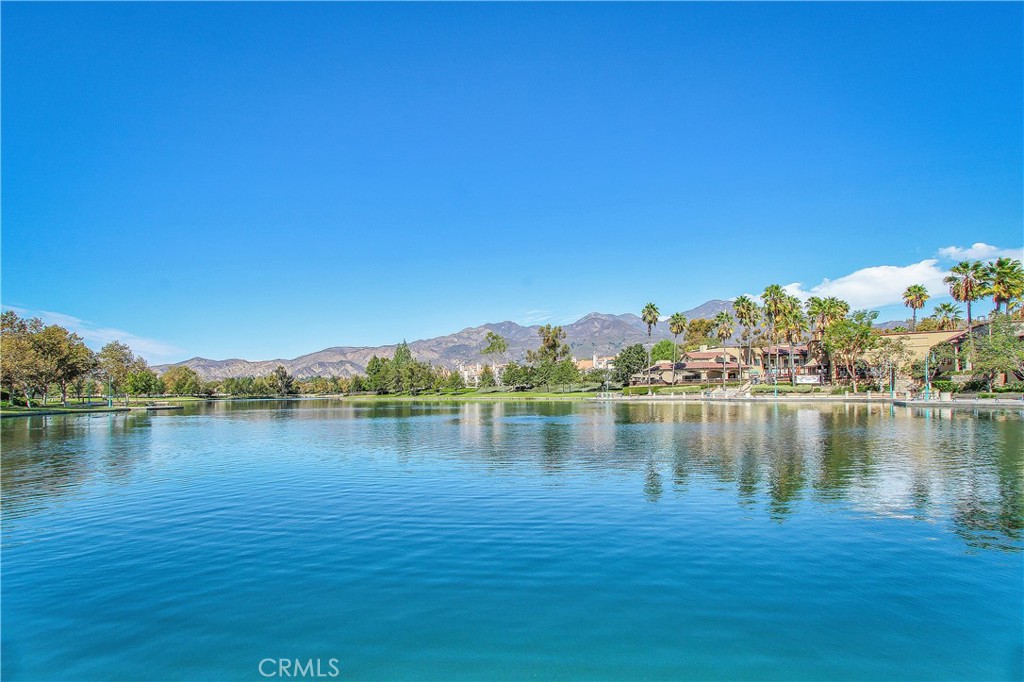 240 Montana Del Lago Drive