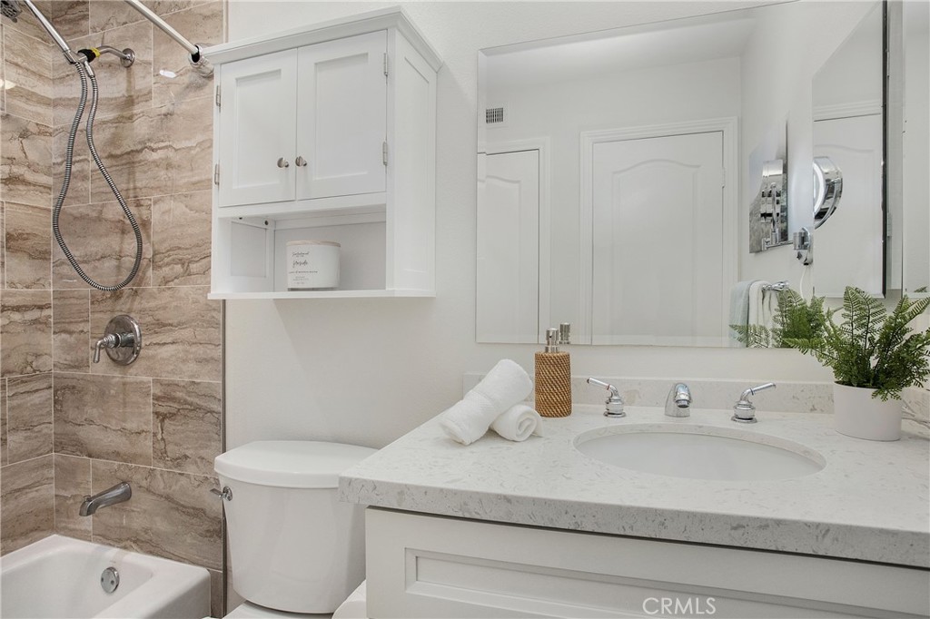 240 Montana Del Lago Drive