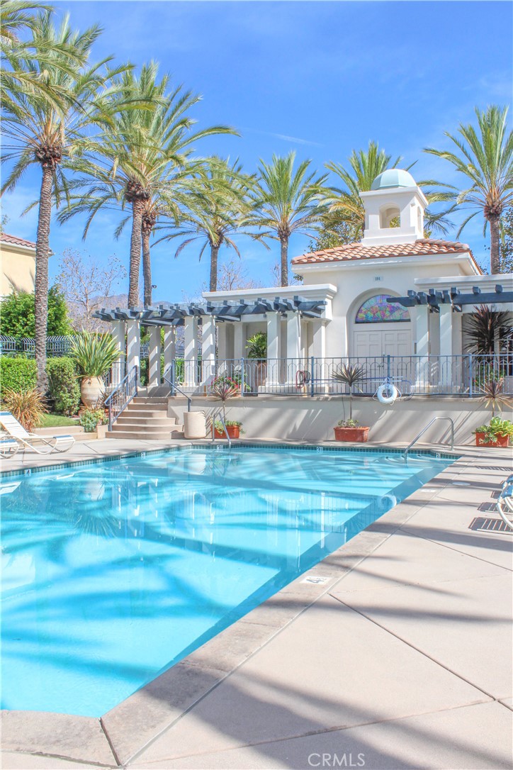 240 Montana Del Lago Drive