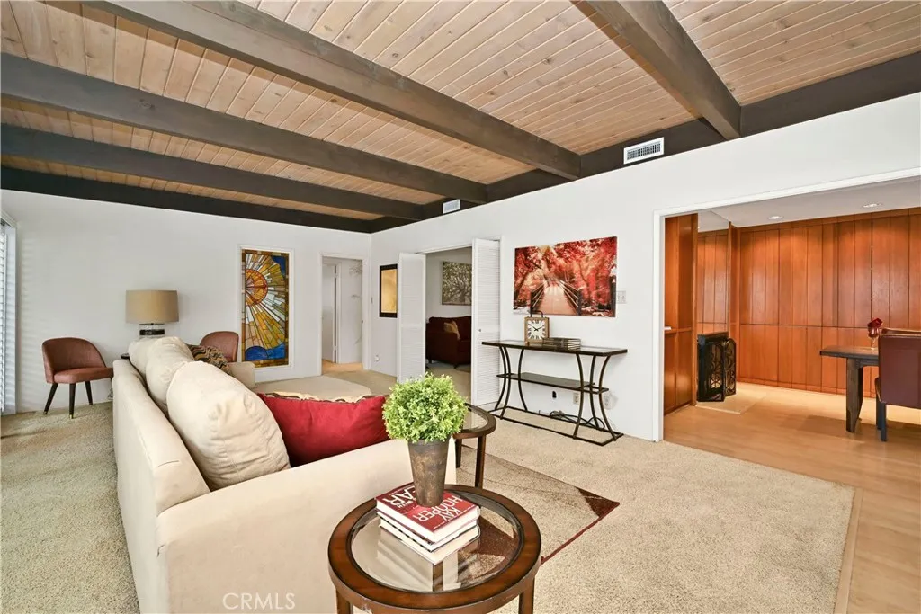 1811 N College Place