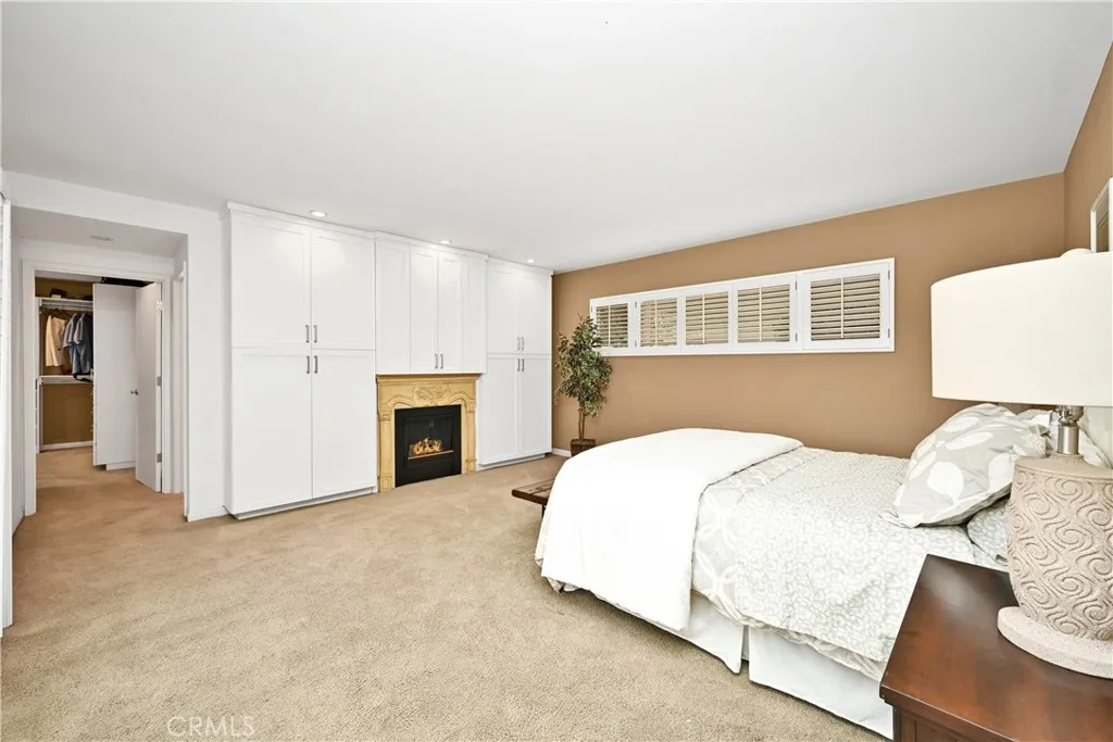 1811 N College Place