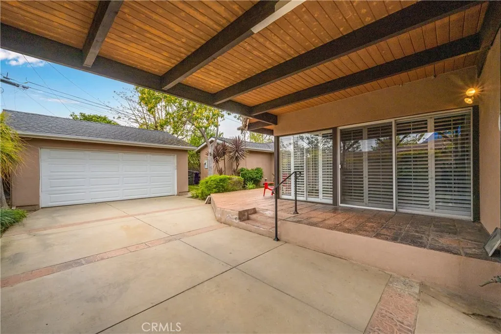 1811 N College Place