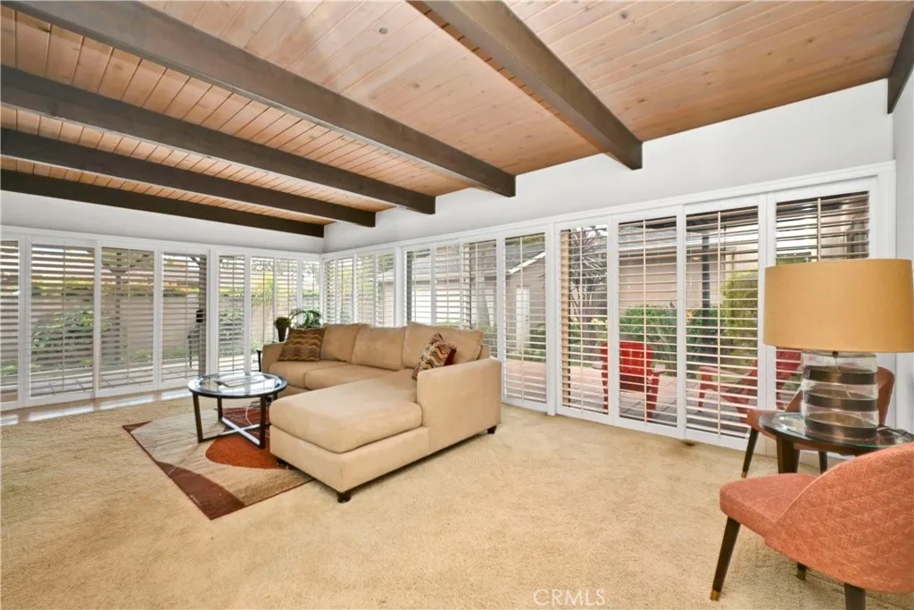 1811 N College Place