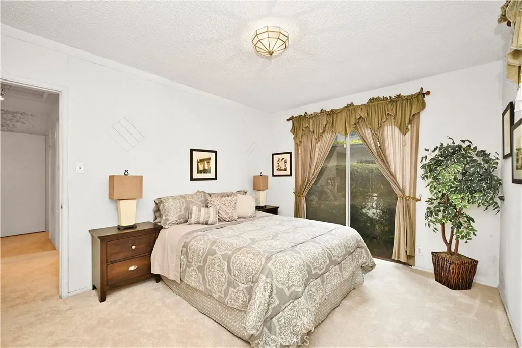 1811 N College Place