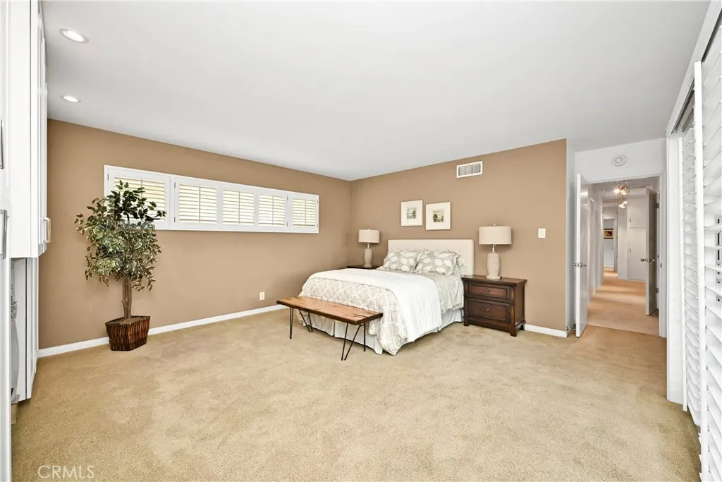 1811 N College Place