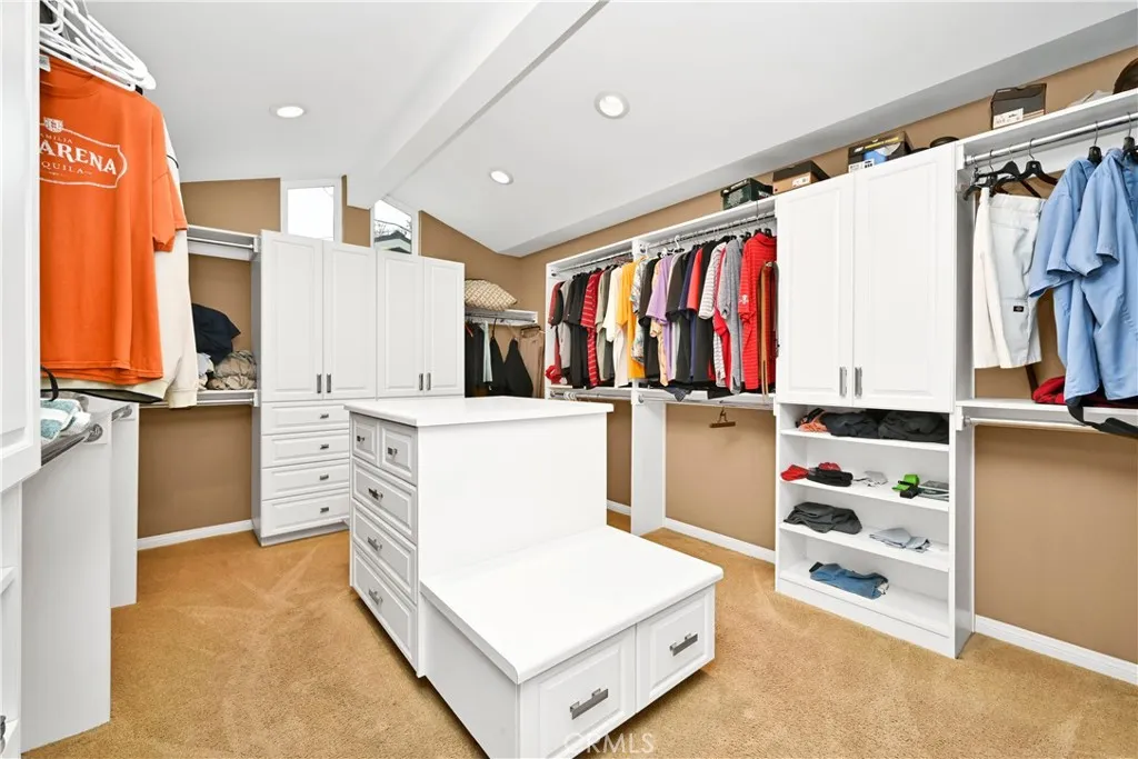 1811 N College Place