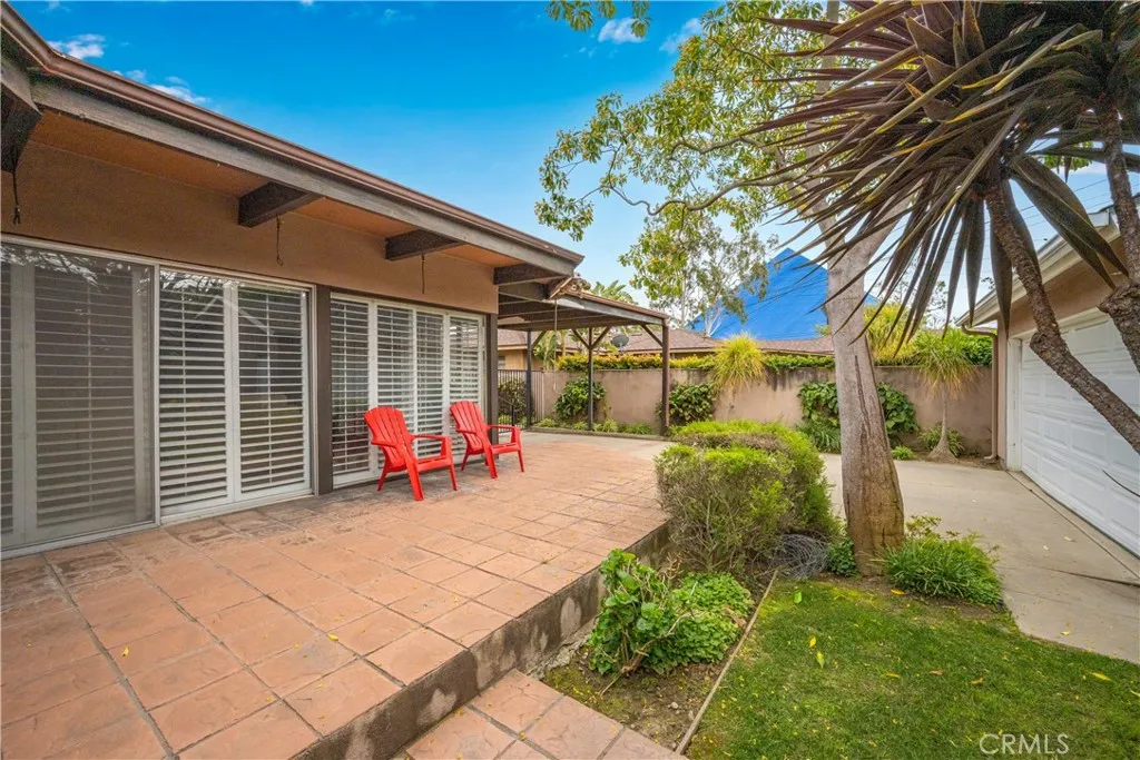 1811 N College Place