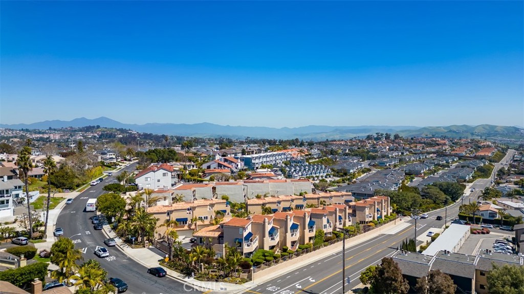 24372 Vista Point Lane