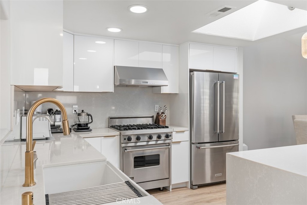 24372 Vista Point Lane