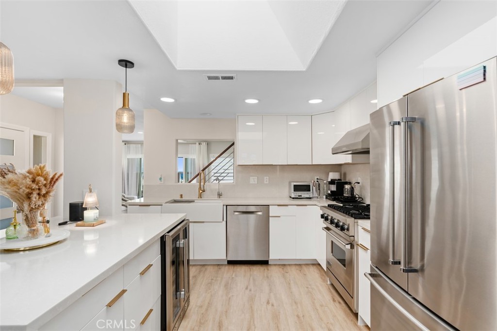 24372 Vista Point Lane