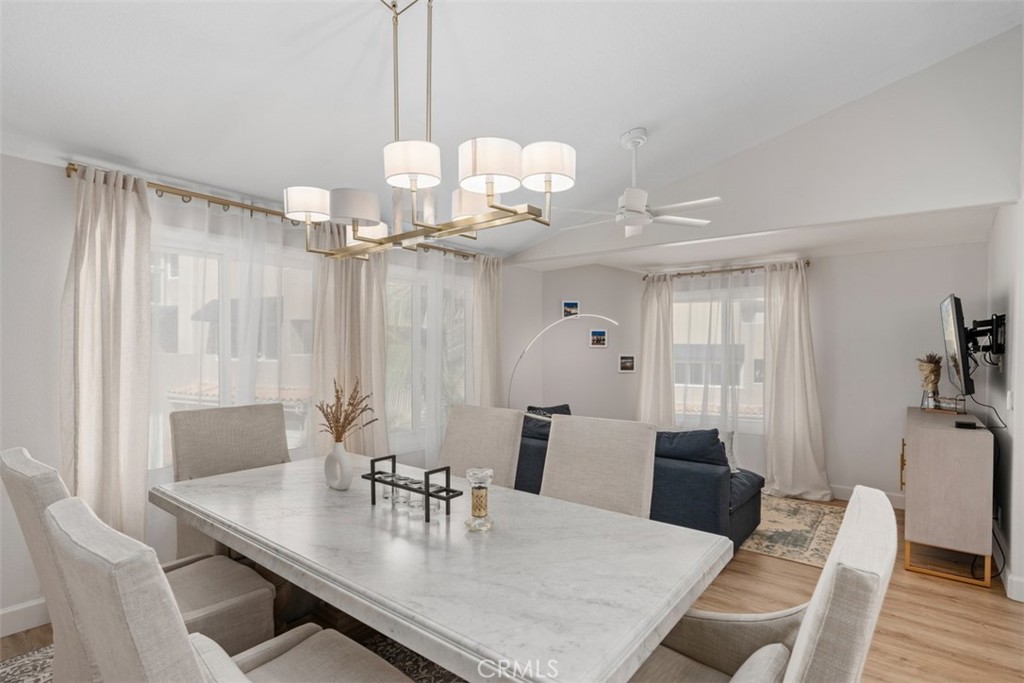 24372 Vista Point Lane