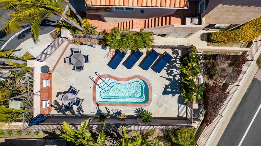 24372 Vista Point Lane