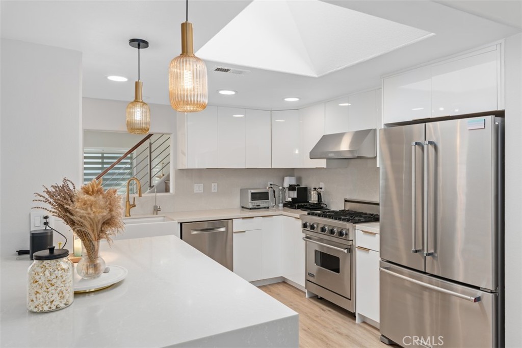 24372 Vista Point Lane