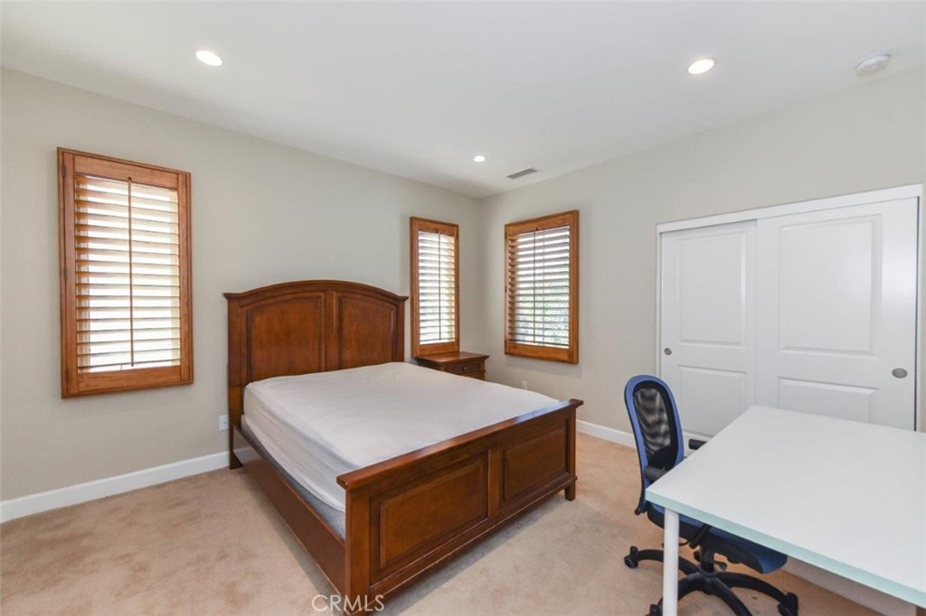 60 Thornapple