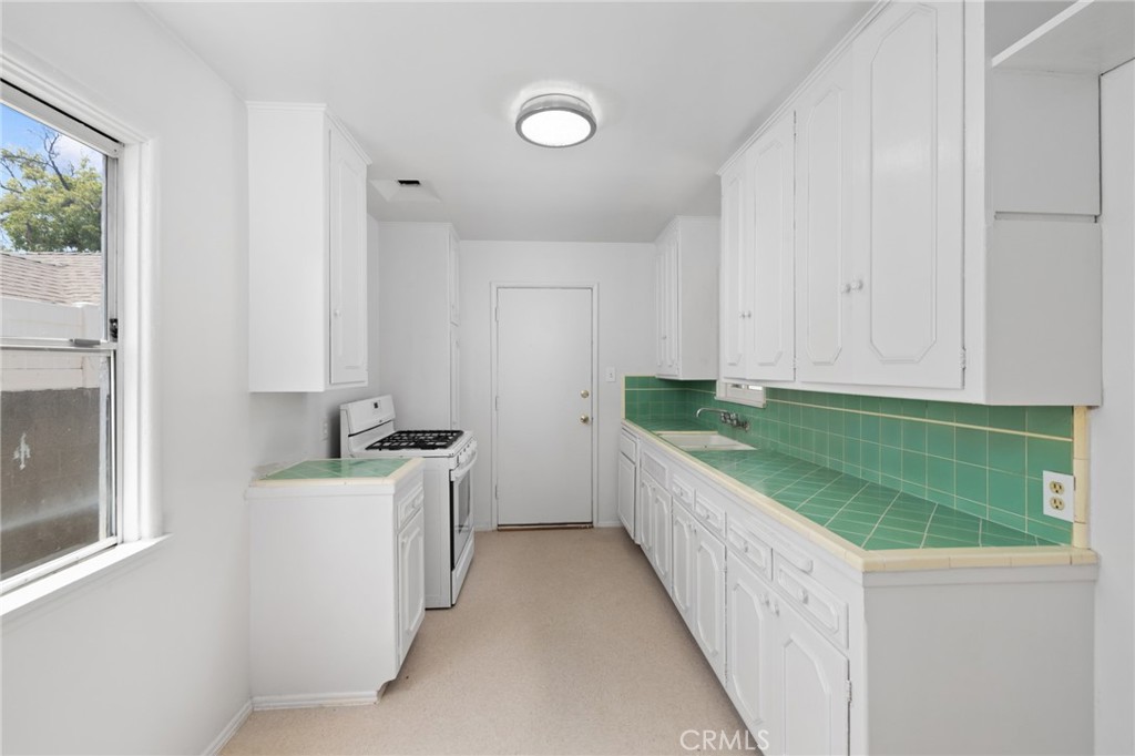 6932 Murietta Avenue