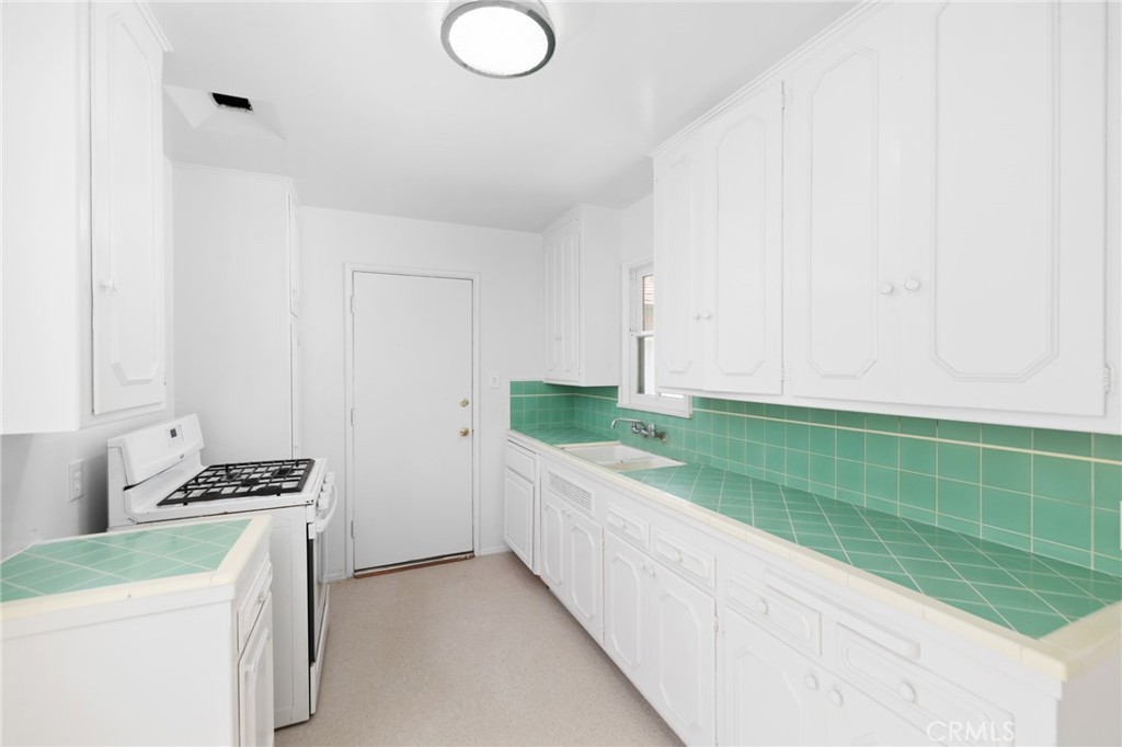 6932 Murietta Avenue