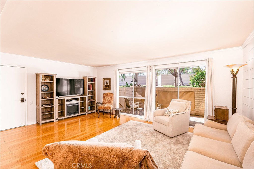 637 Avenida Sevilla D