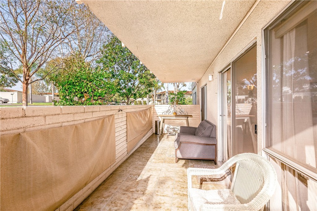 637 Avenida Sevilla D