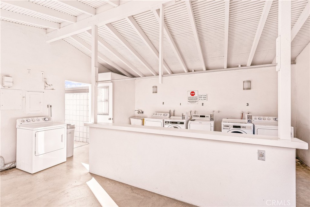 637 Avenida Sevilla D