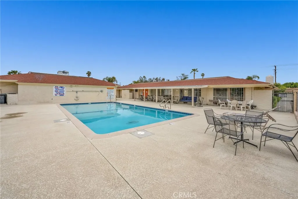 2233 El Rancho Circle