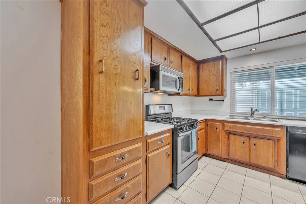 2233 El Rancho Circle
