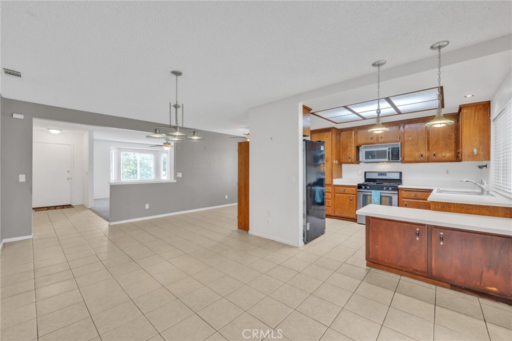 2233 El Rancho Circle