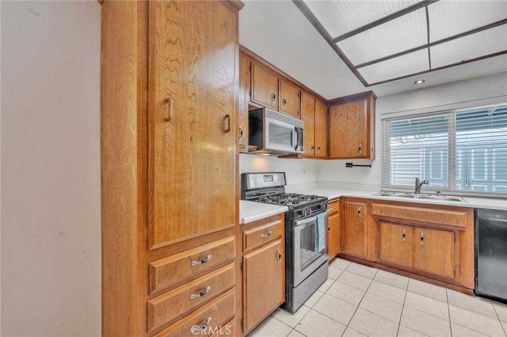 2233 El Rancho Circle