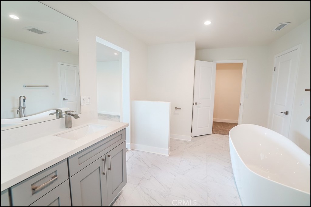 12372 Circula Panorama