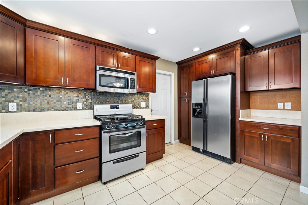 6351 San Francisco Drive