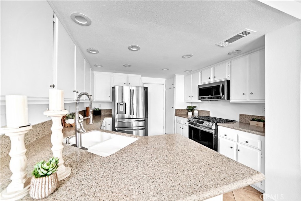 18072 Metcalf Lane