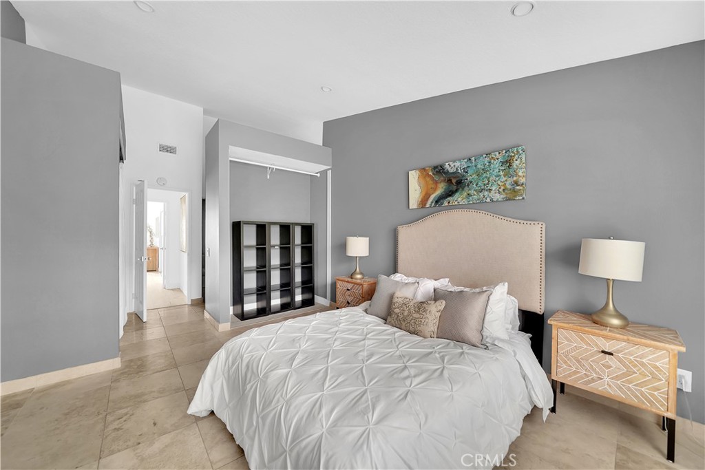18072 Metcalf Lane