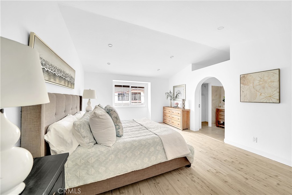 18072 Metcalf Lane