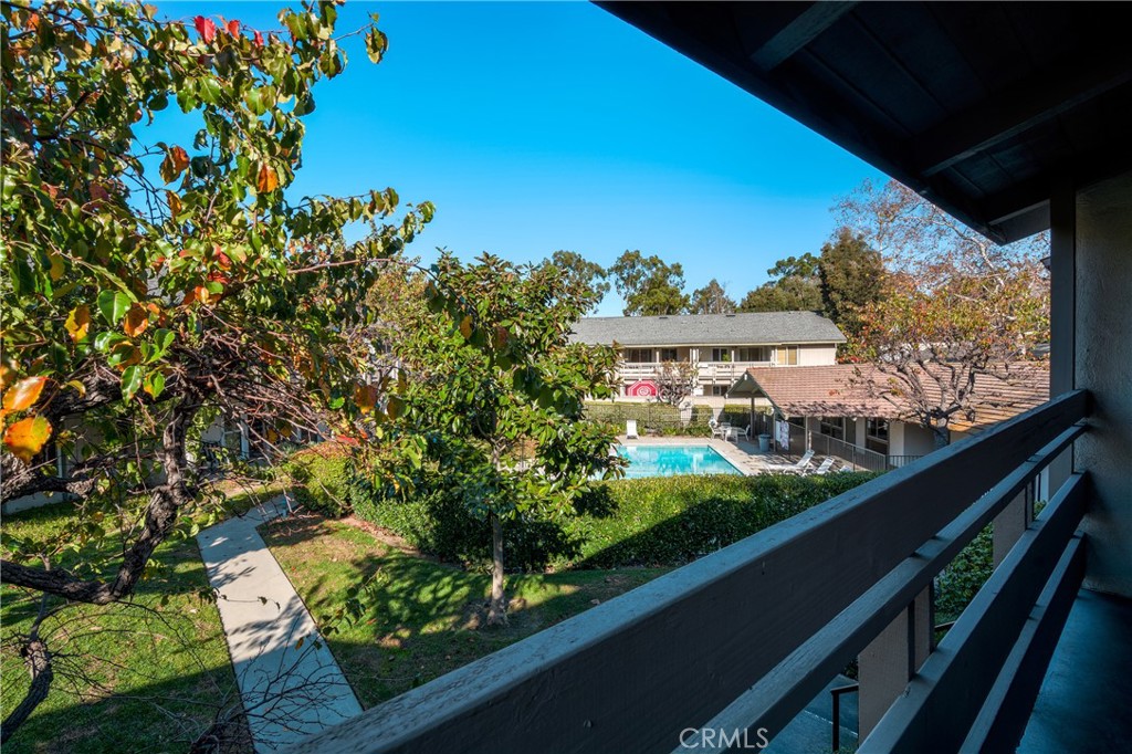 23732 Hillhurst Drive 38