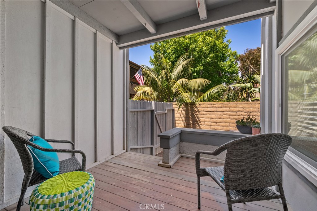 17082 Pacific Coast Highway 102