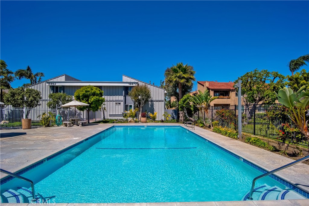 17082 Pacific Coast Highway 102