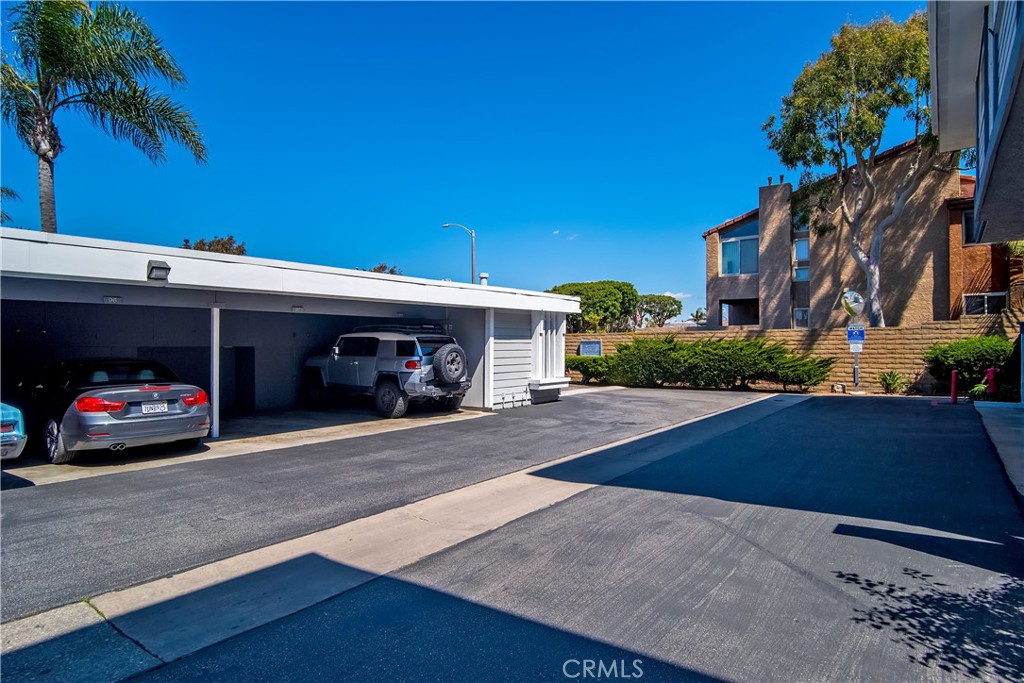 17082 Pacific Coast Highway 102