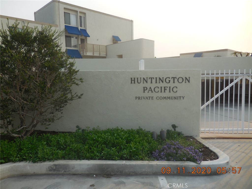 711 Pacific Coast Highway S 120