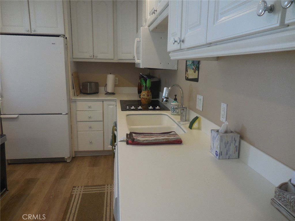 711 Pacific Coast Highway S 120