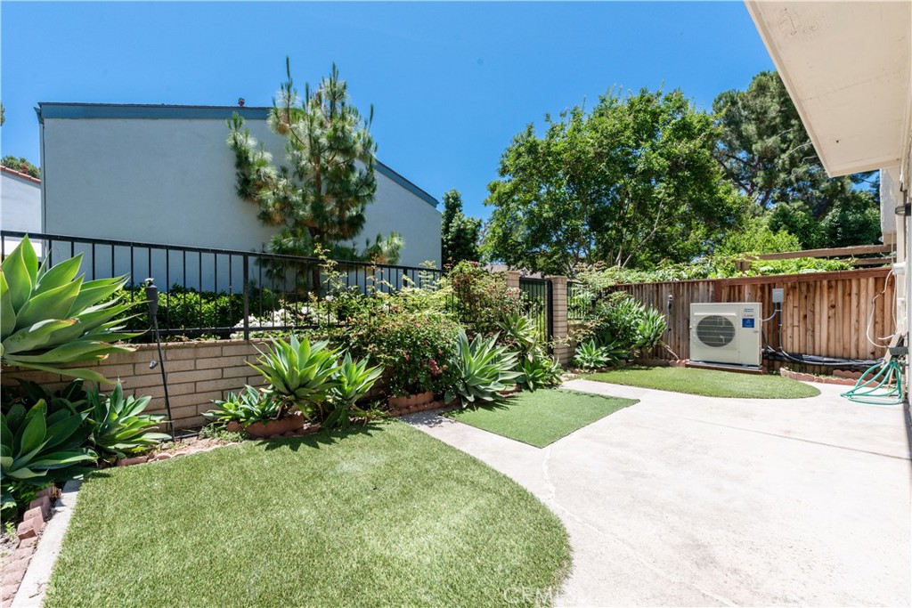 112 Sequoia Tree Lane