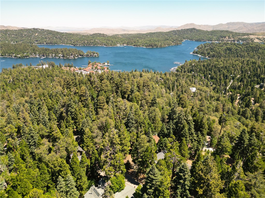 583 W Victoria Court