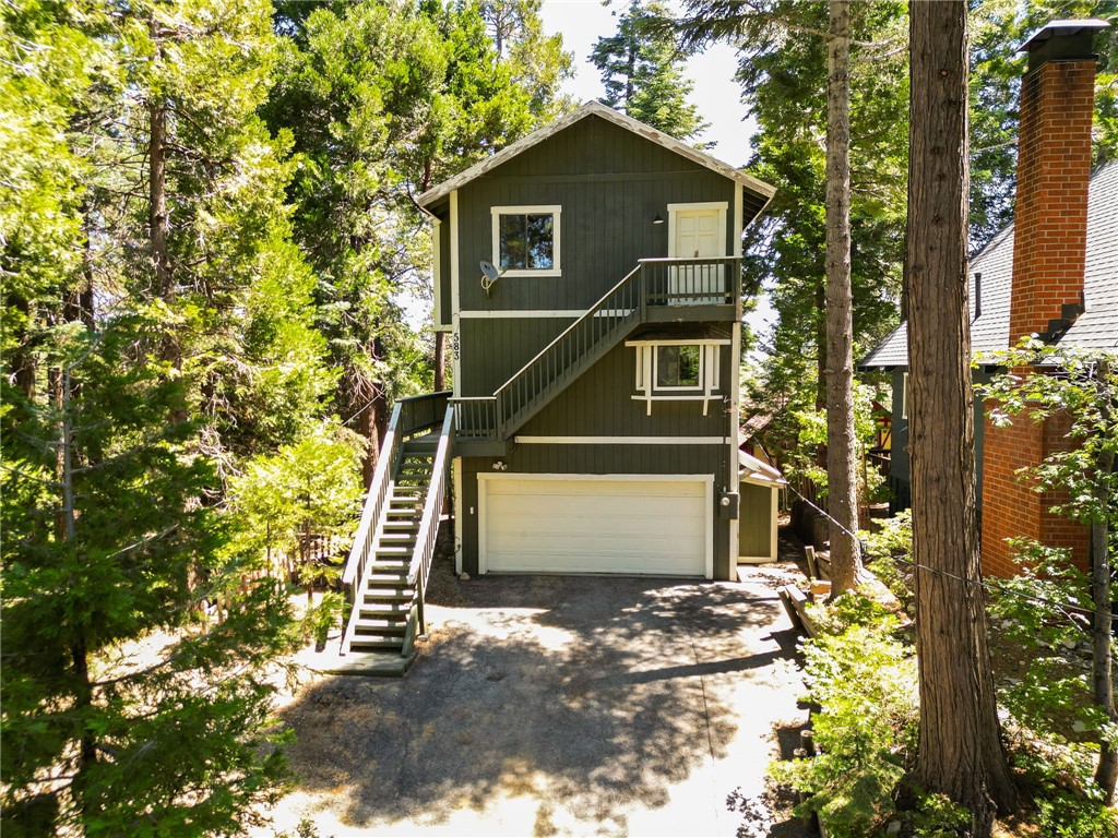 583 W Victoria Court