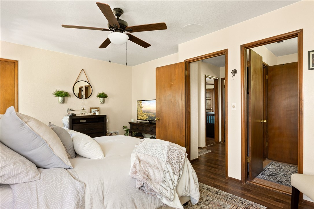 583 W Victoria Court