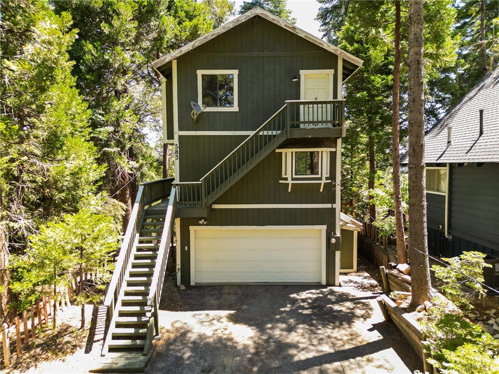 583 W Victoria Court