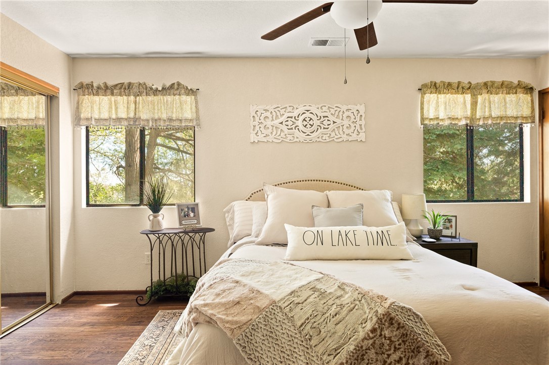 583 W Victoria Court